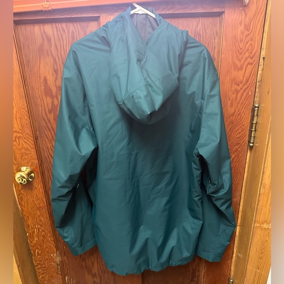 WILL SHIP DEC 31- Like New Patagonia Insulated Snowshot Jacket - Picture 2 of 4